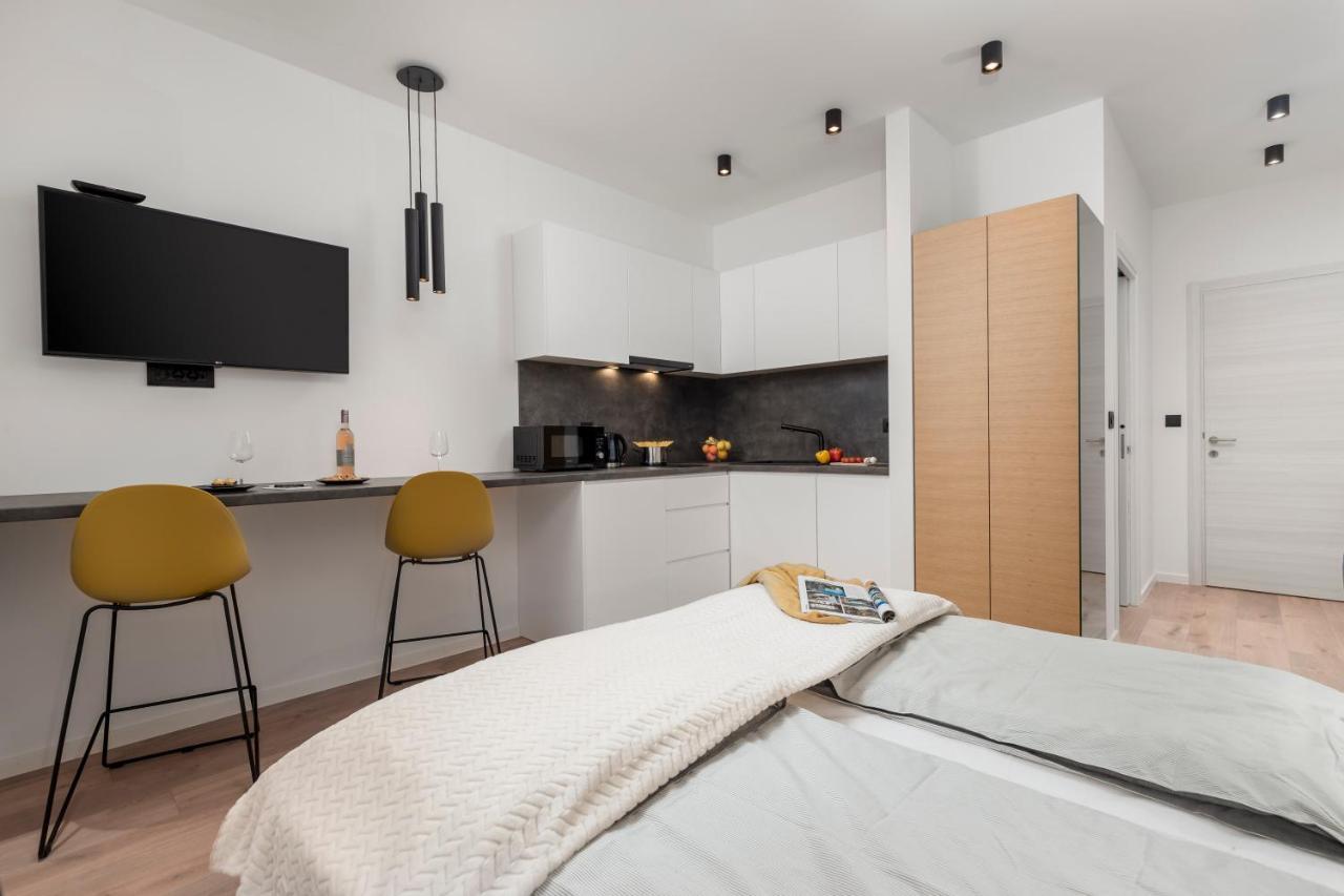 Deluxe Apartments & Rooms "In The Center" Рієка Екстер'єр фото