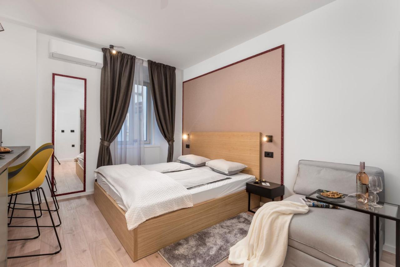 Deluxe Apartments & Rooms "In The Center" Рієка Екстер'єр фото