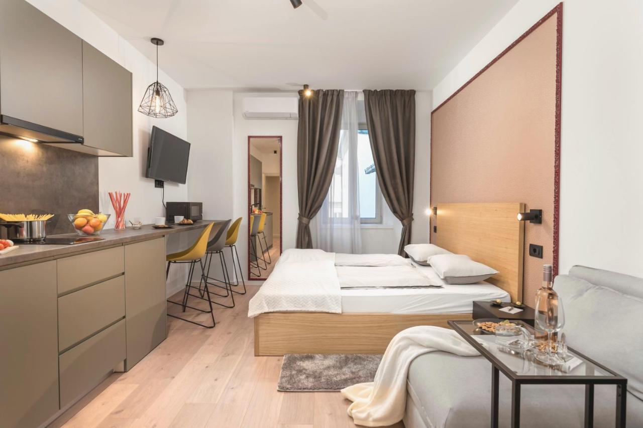 Deluxe Apartments & Rooms "In The Center" Рієка Екстер'єр фото